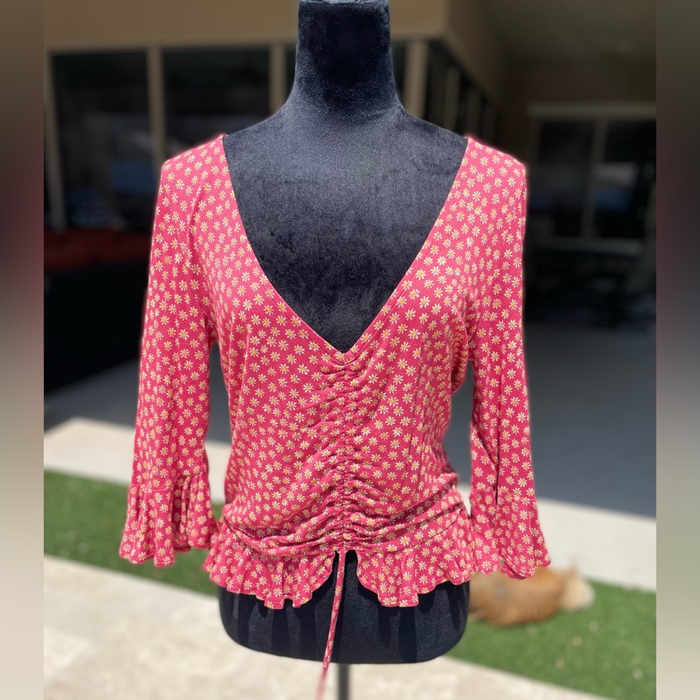 Urban Outfitters Floral Scrunch Shirt size L